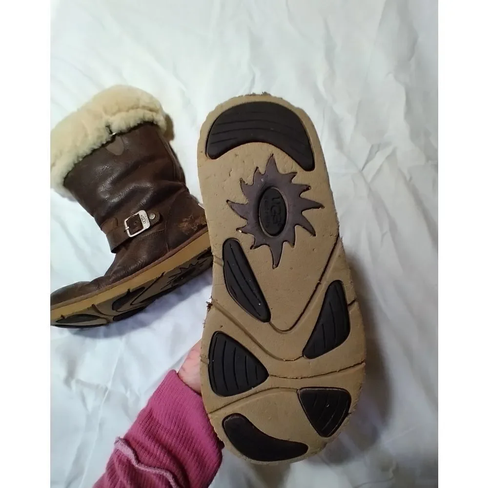 RARE LEATHER UGG BOOTS Australian KENSINGTON SHEARLING STRAPS AND BUCKLE SIZE 9